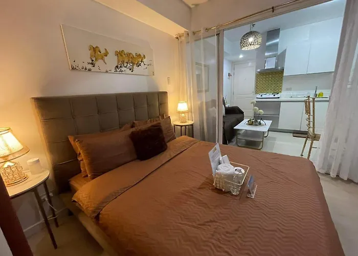 Appartamento Beach Front Living In The Heart Of The City, Azure Residences Manila