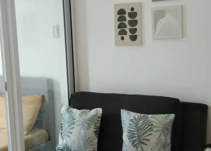 Appartamento Beach Front Living In The Heart Of The City, Azure Residences Manila