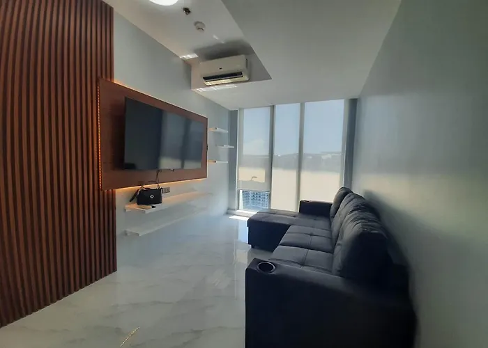Appartamento Beach Front Living In The Heart Of The City, Azure Residences *