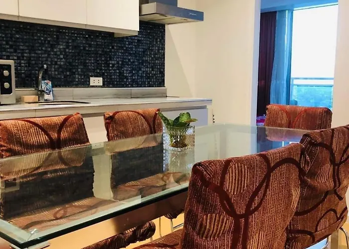 Beach Front Living In The Heart Of The City, Azure Residences Appartamento *