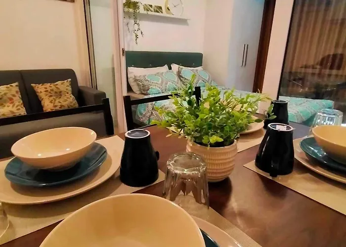 Appartamento Beach Front Living In The Heart Of The City, Azure Residences Manila