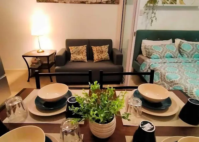Beach Front Living In The Heart Of The City, Azure Residences Appartamento